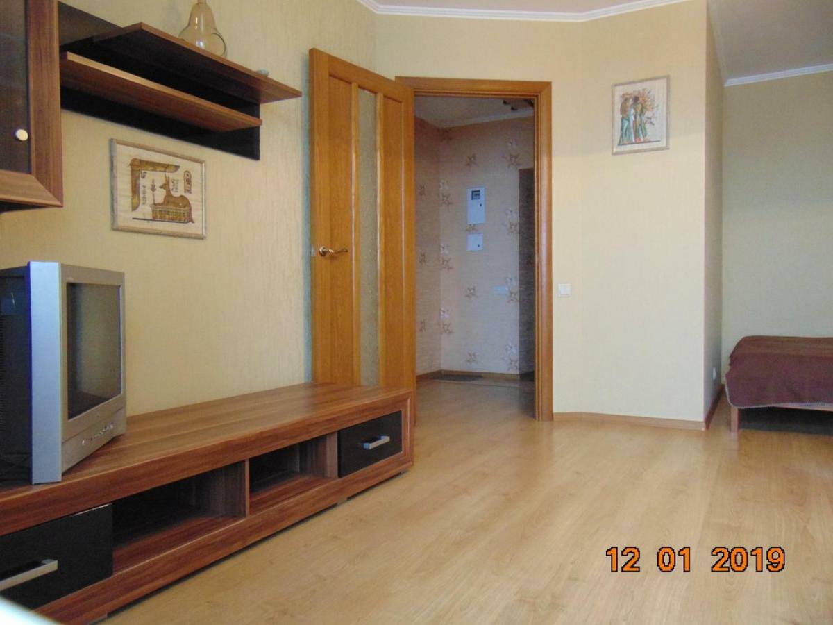 Uutnaya Quartira V Rajone Meduniversiteta Apartment Vinnytsia Bagian luar foto